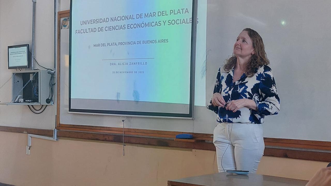 La Dra. Zanfrillo  participó como expositora en la carrera de Contador Público en la Universidad de la República